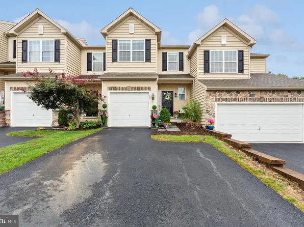 107 Lukens Mill Dr, Coatesville, PA 19320