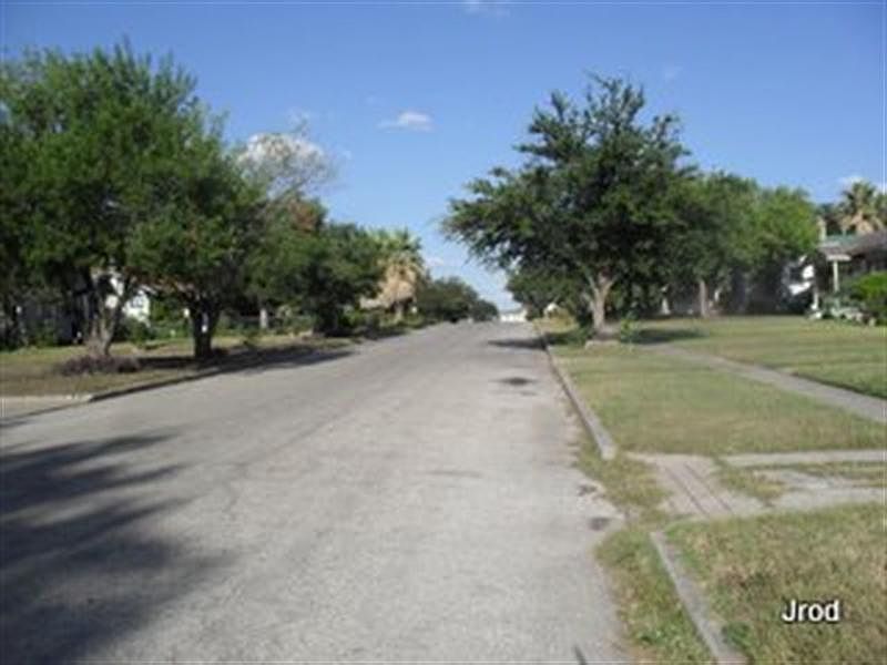 2nd image of 1128 Hammond Ave