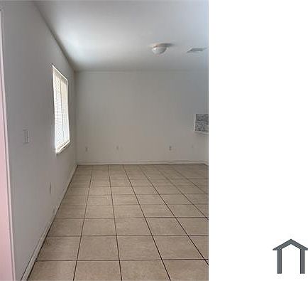 3rd image of 2565 NE 183rd St