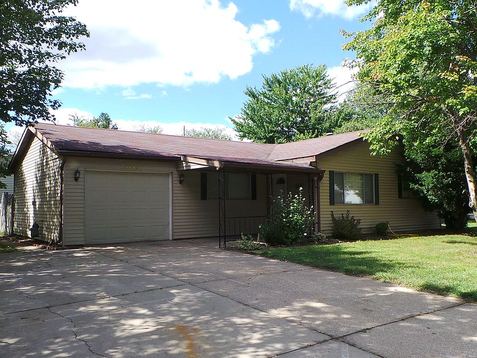 Front of home, corner lot