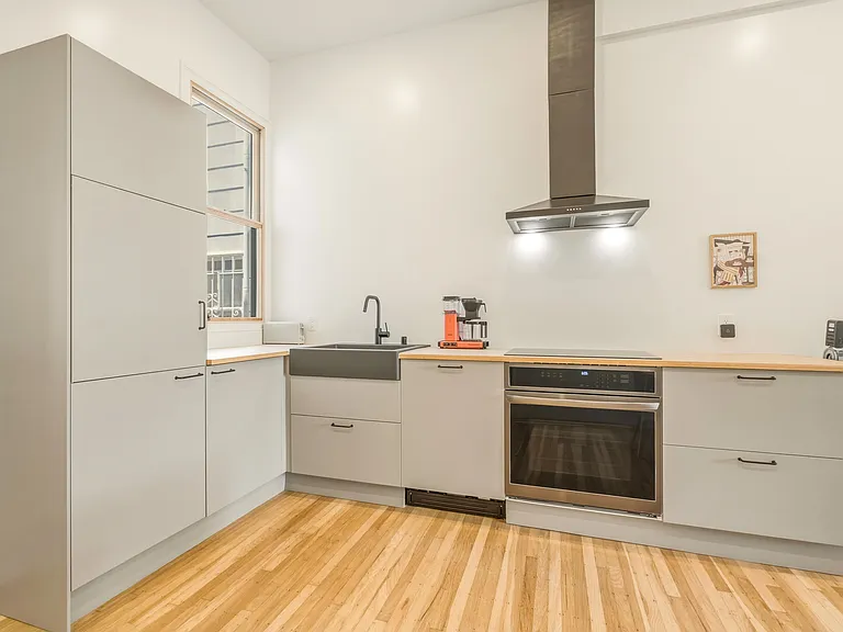 519 Capp St #1/2 — Photo 5
