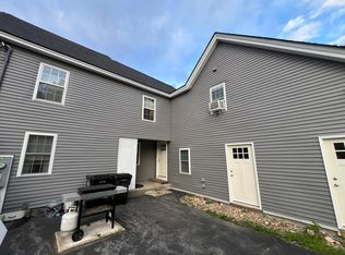 20 Old Manchester Rd APT 1, Raymond, NH 03077