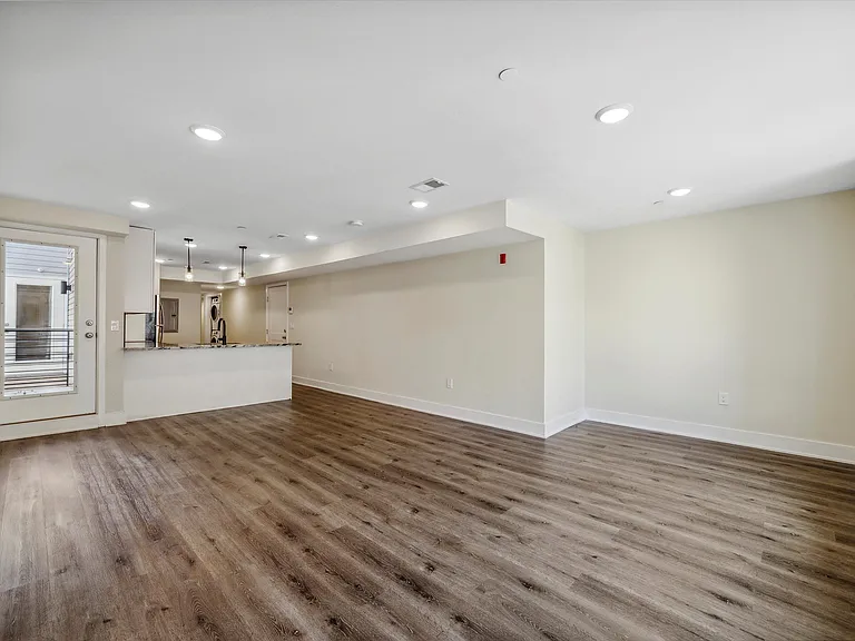 1804 W Berks St — Photo 9