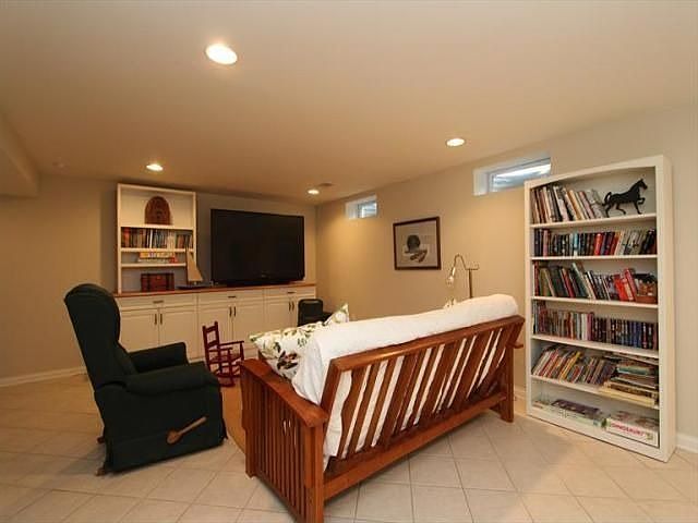 1st image of 190 Zengel Dr