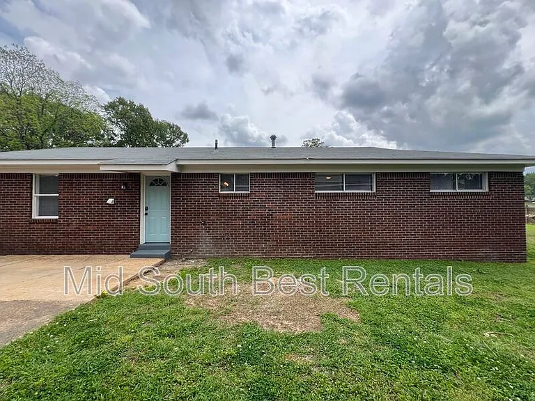 1785 Tampa Cv — Photo 9