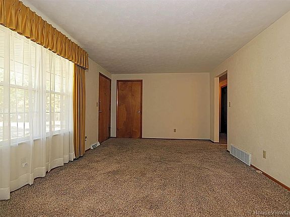 5th image of 1809 Brink Ave