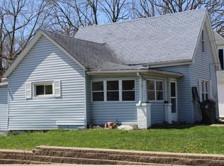 4 W Madison Ave, Charleston, IL 61920