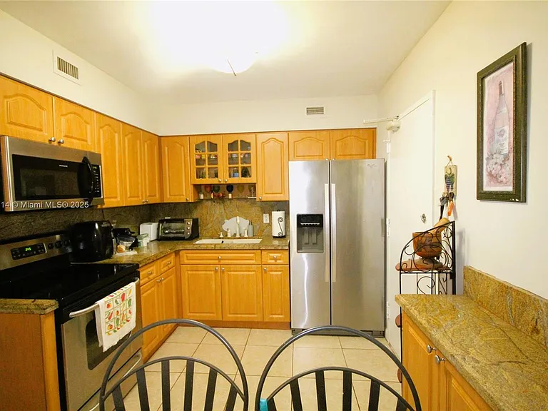 5161 Collins Ave #603 — Photo 7