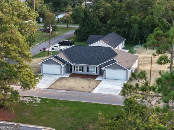 48 Kent St, Baxley, GA 31513
