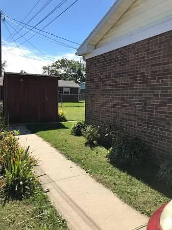 418 Cable St — Photo 7