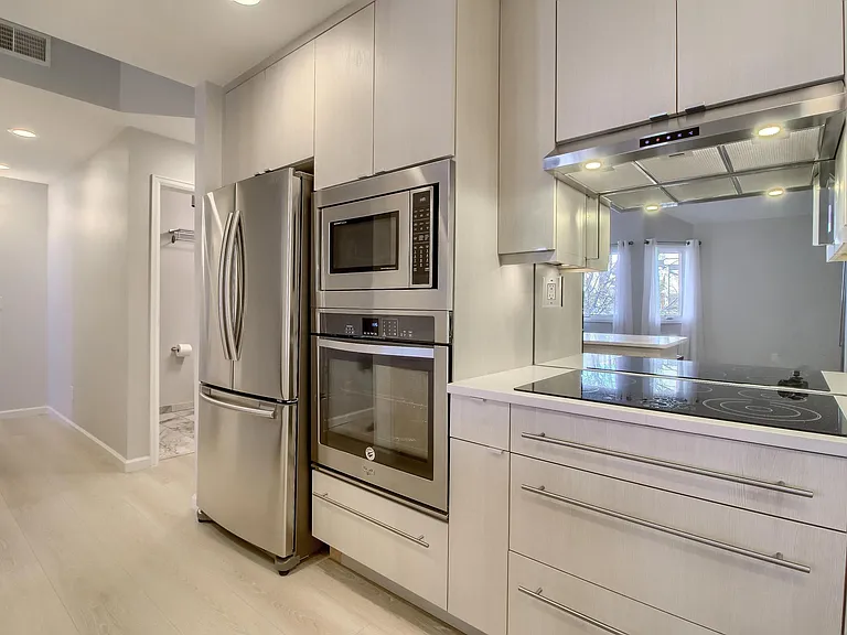 170 S Jackson St #203 — Photo 10