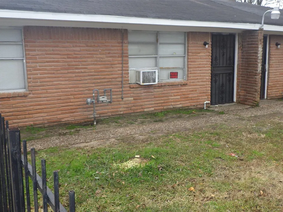 8410 Brandon St