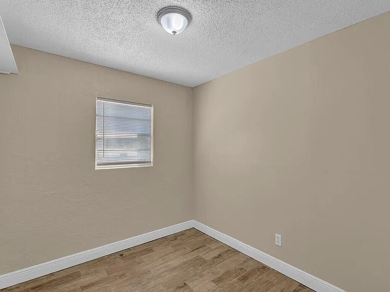 6113 Yucca Dr — Photo 13