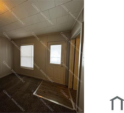 5th image of 924 Hughes Ave