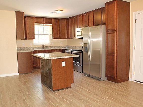 5th image of 2916 Breckenridge Dr