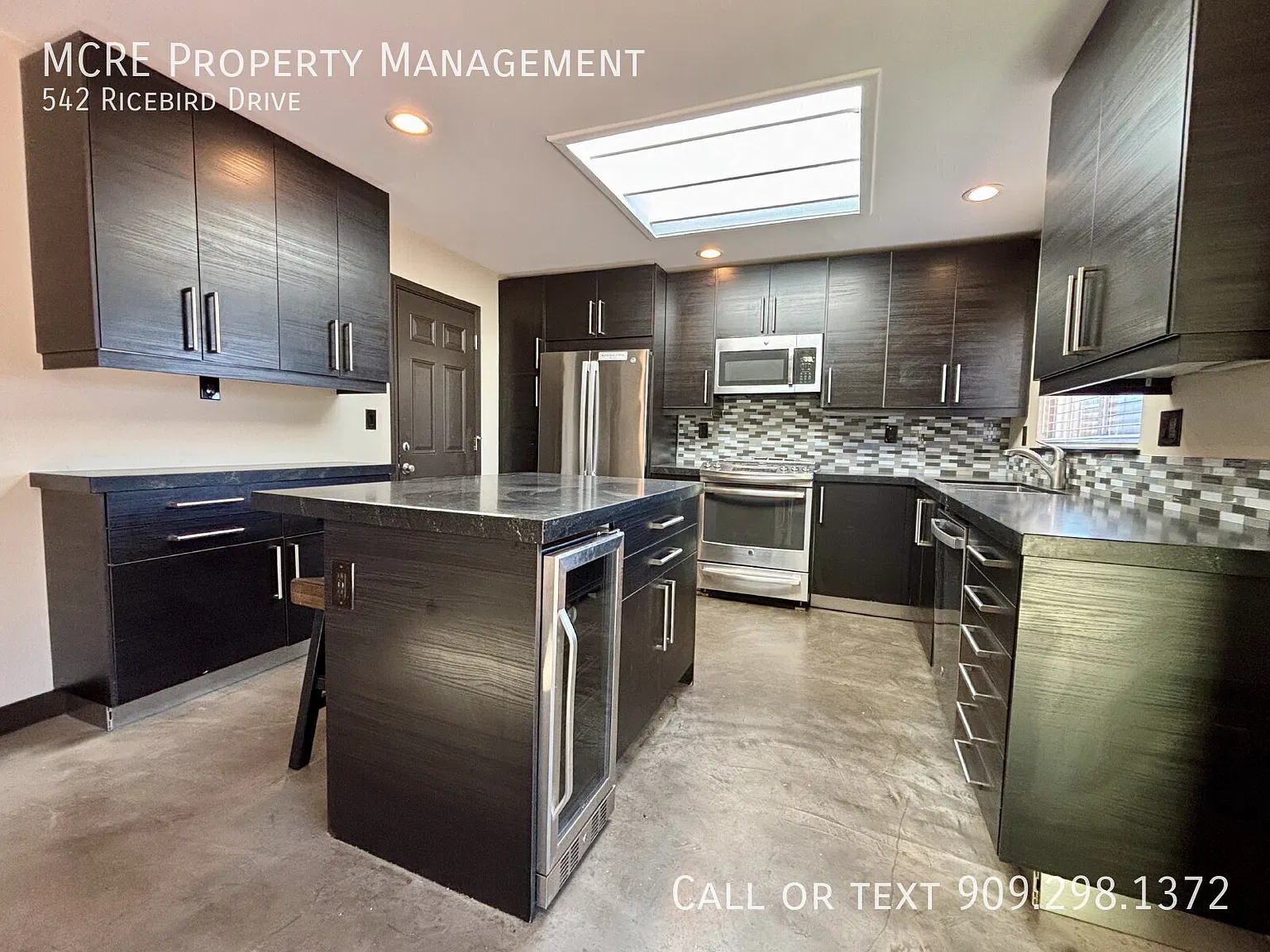 Charming 3-Bedroom Home with Solar, Central AC & Spacious Kitchen in Vista — Photo 1