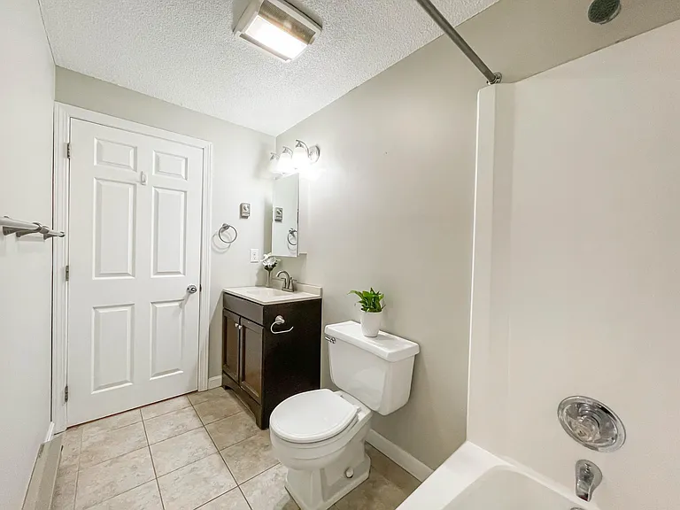 5 Dresden Ct — Photo 60