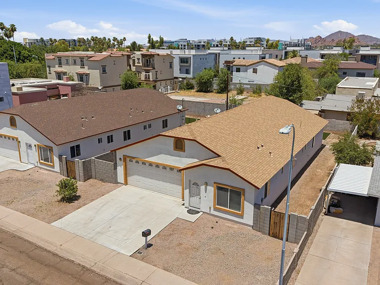 512 W Brown St — Photo 48