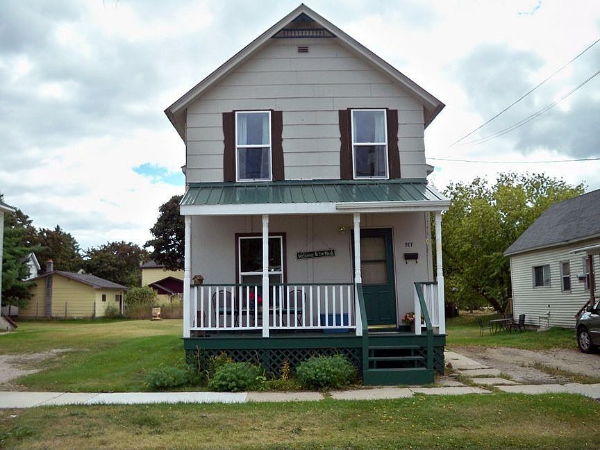 1st image of 517 Arbutus Ave