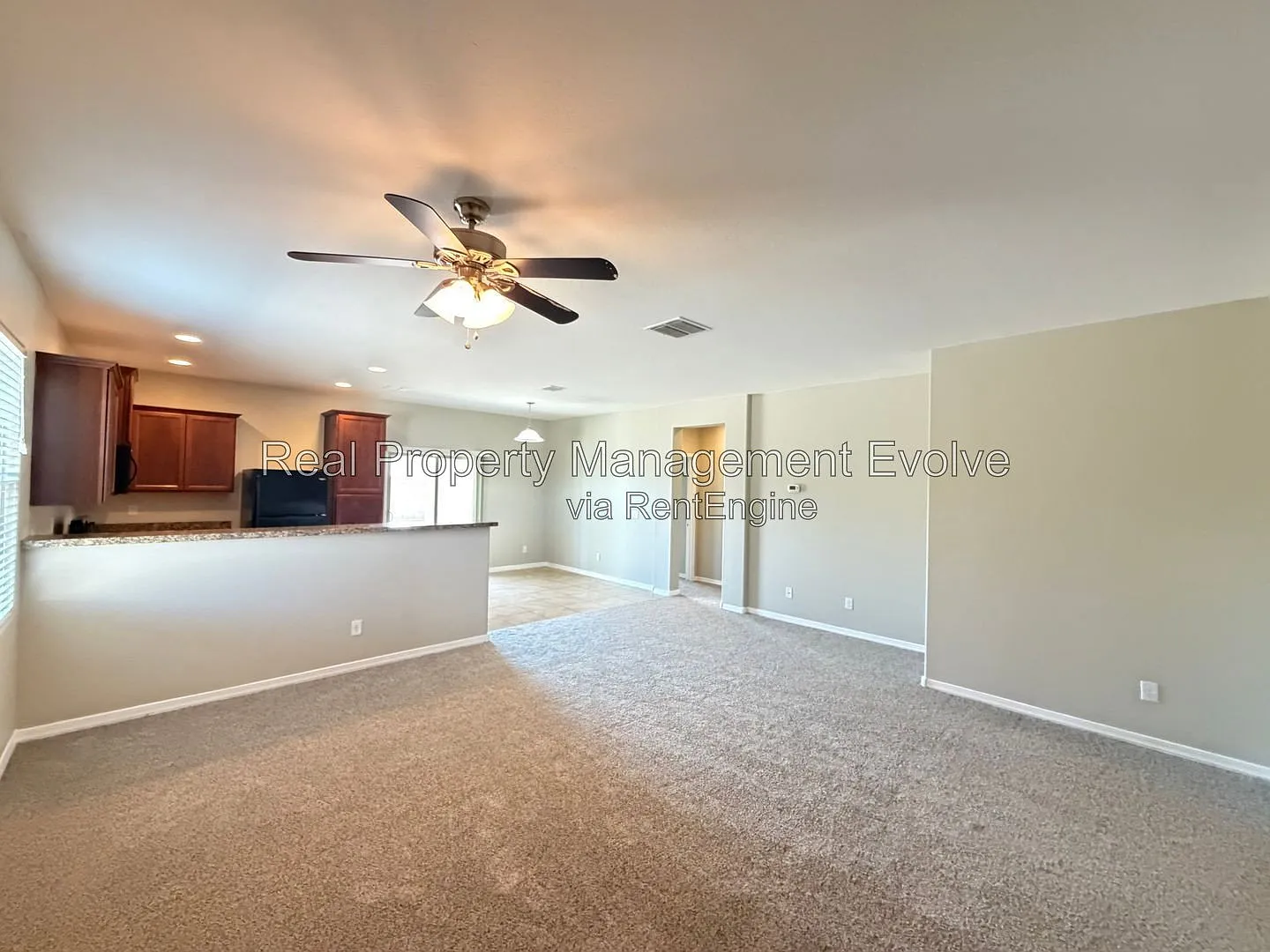 3 bed, 2.0 bath, 1385 sqft, $1,725 — Photo 4