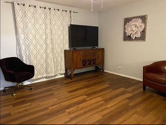5th image of 3617 Westview Ln