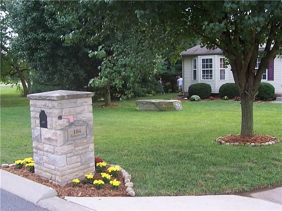 Limestone Mailbox & Concrete Driveway