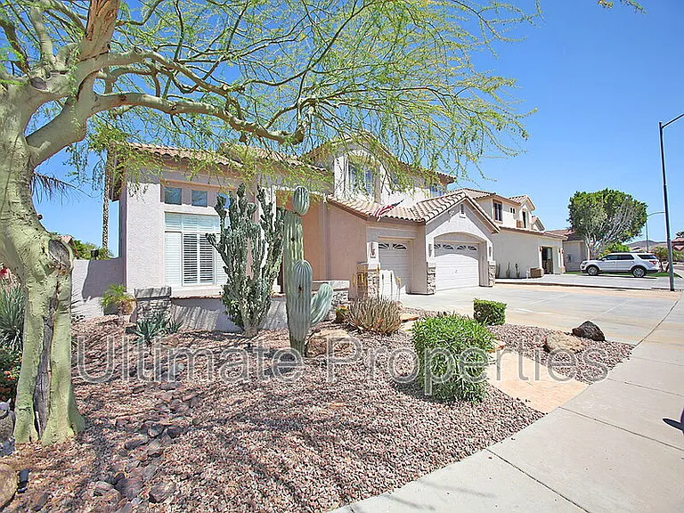 7236 W Avenida Del Rey — Photo 2