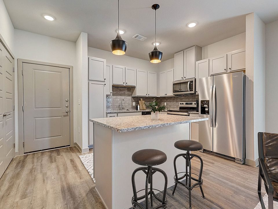 1st image of 5050 Azle Ave #920