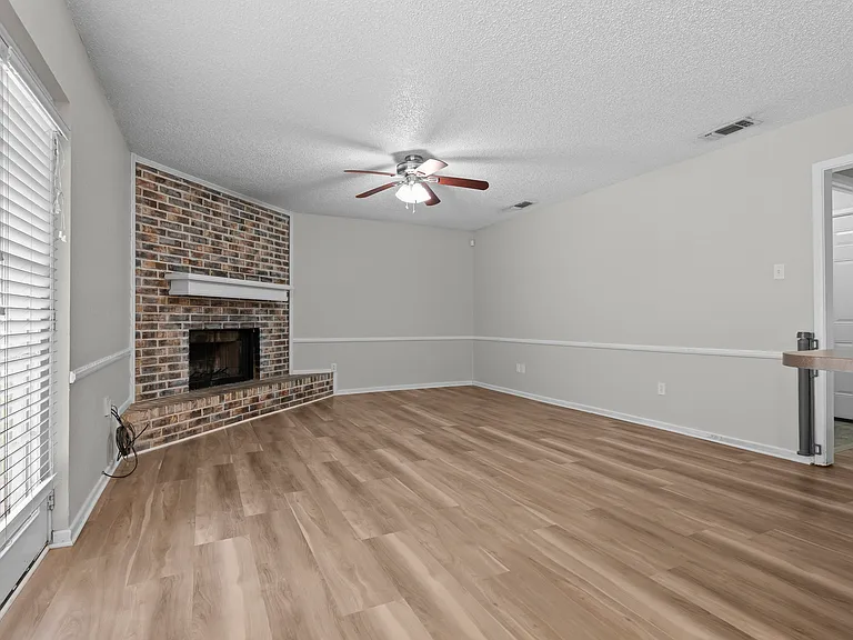 9616 Belmont Ave — Photo 8