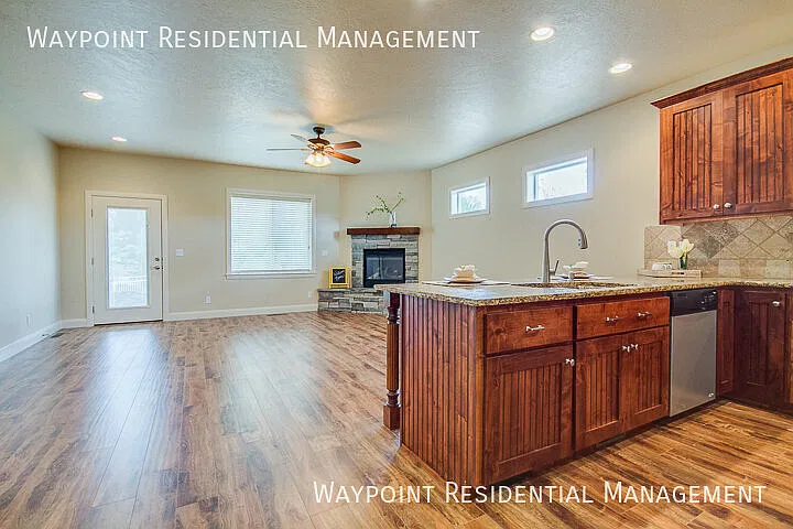 Charming Carlton Bay Retreat | Thoughtful Design, Private Suites & Greenbelt Access — Photo 2