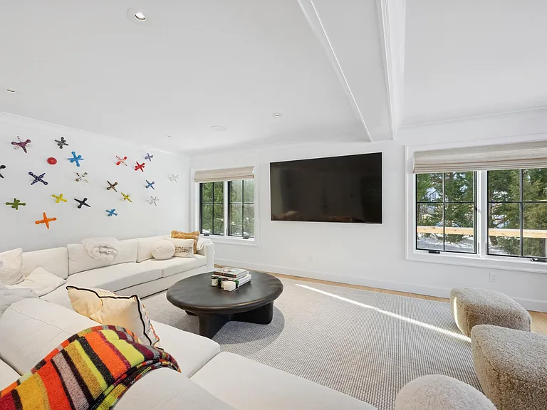 48 Country Club Dr — Photo 11