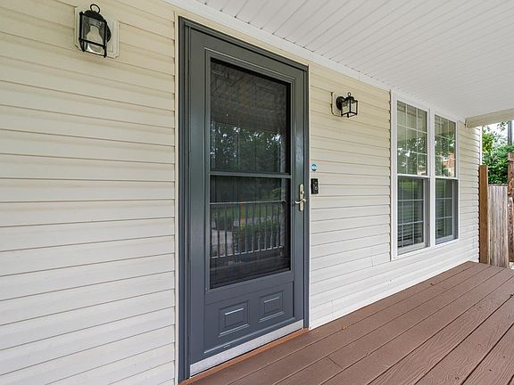 5th image of 1533 Liggates Rd
