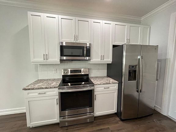 3rd image of 1480 Isabella Dr Unit 105