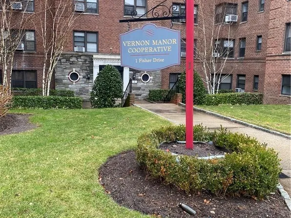 1 FISHER Drive #205, Mount Vernon, NY 10552