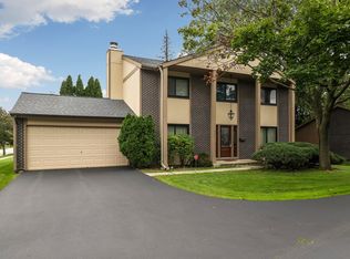 625 E Devon Ave, Roselle, IL 60172