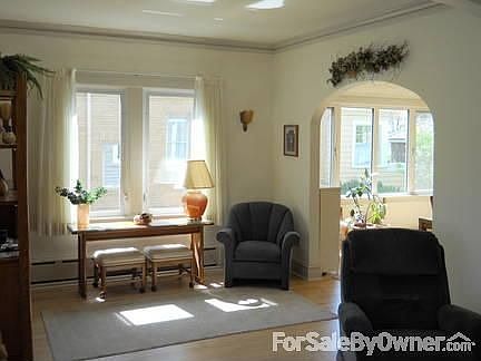 3rd image of 6906 N Oriole Ave