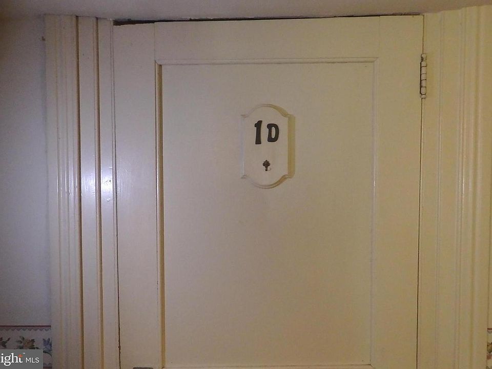 UNIT DOOR
