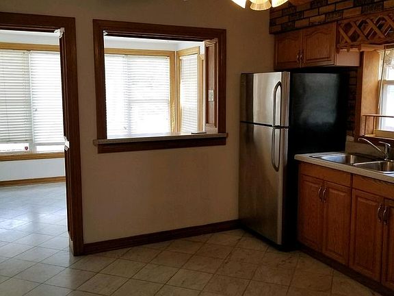 5th image of 8821 Wrightwood Ave