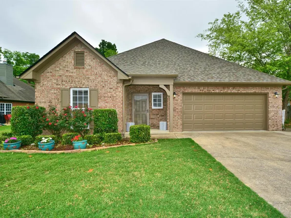 251 Creekside Ln, Pelham, AL 35124