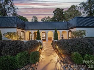 2082 2nd Street Dr NW, Hickory, NC 28601