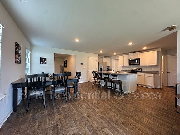 4th image of 398 Folkstone Rd