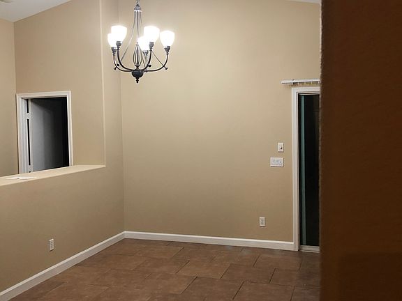 5th image of 2978 W Abraham Ln