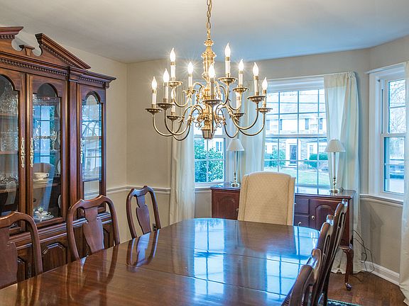 5th image of 21 Claremont Dr