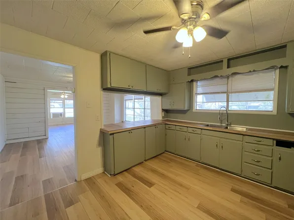 122 Robertson St, Sulphur Springs, TX 75482