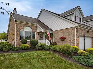1098 Lakemont Dr, Bridgeville, PA