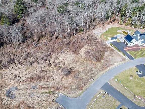 2nd image of 152 Fairway Dr