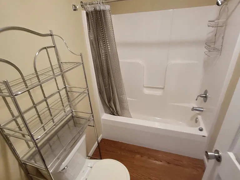 316 E Davis St #D — Photo 14