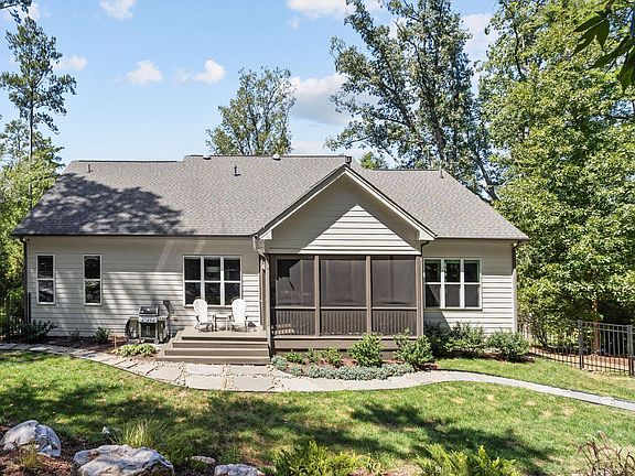 4th image of 4246 Henderson Pl