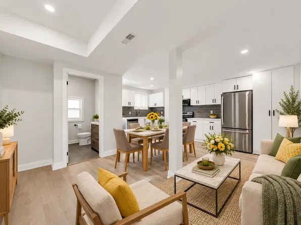 124 Church St #1, Kitchener, ON N2G 2S4