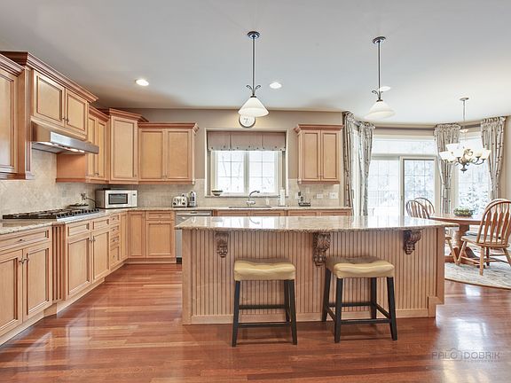 3rd image of 1325 Vineyard Ln
